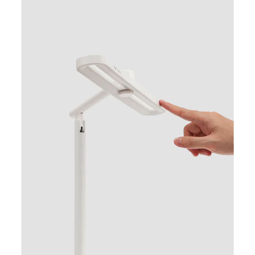 Đèn bàn làm việc Luxia Base màu trắng VX-DLB-01-WH